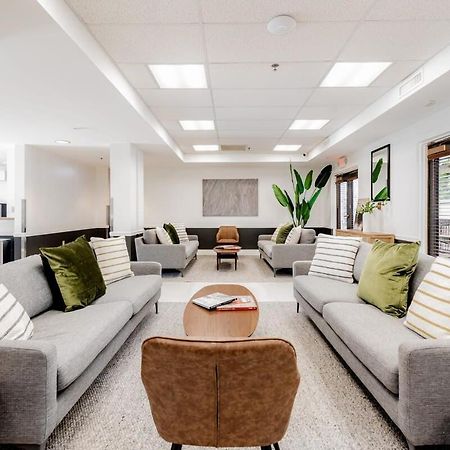 Cozysuites Cwe King Suite With Parking! Tower Grove Exterior photo