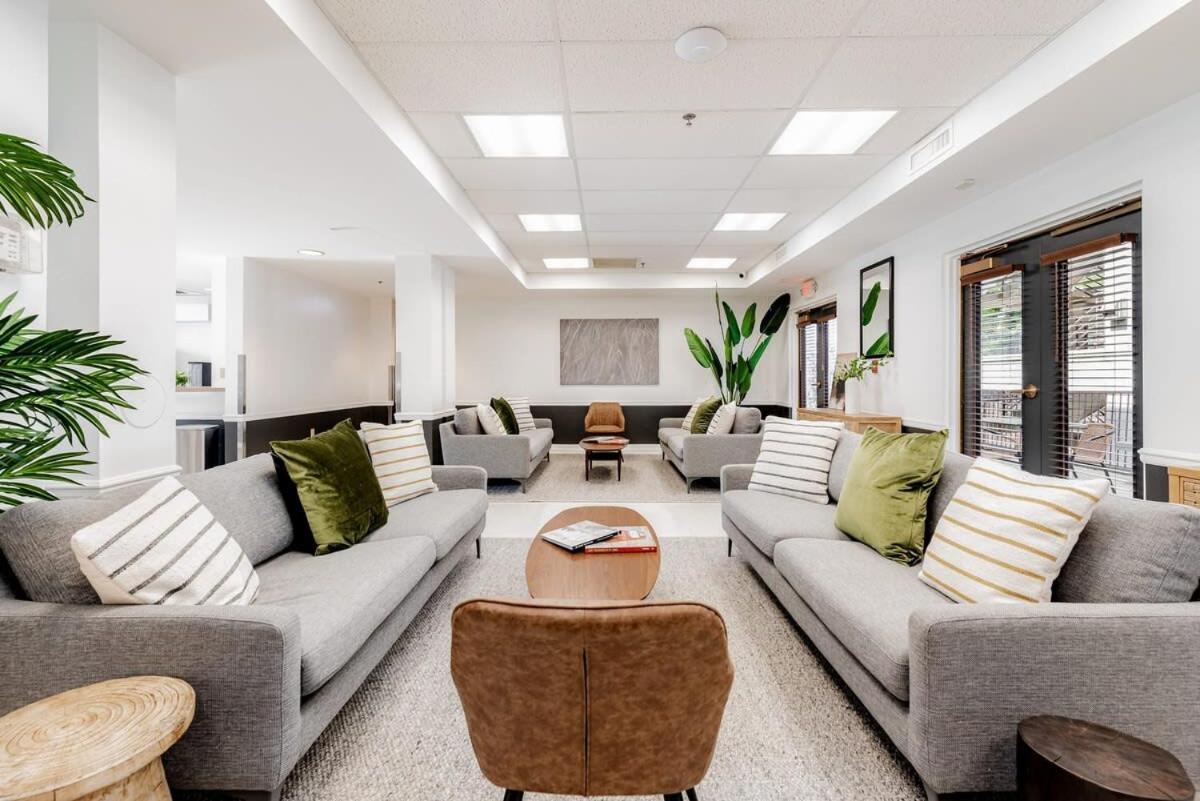 Cozysuites Cwe King Suite With Parking! Tower Grove Exterior photo