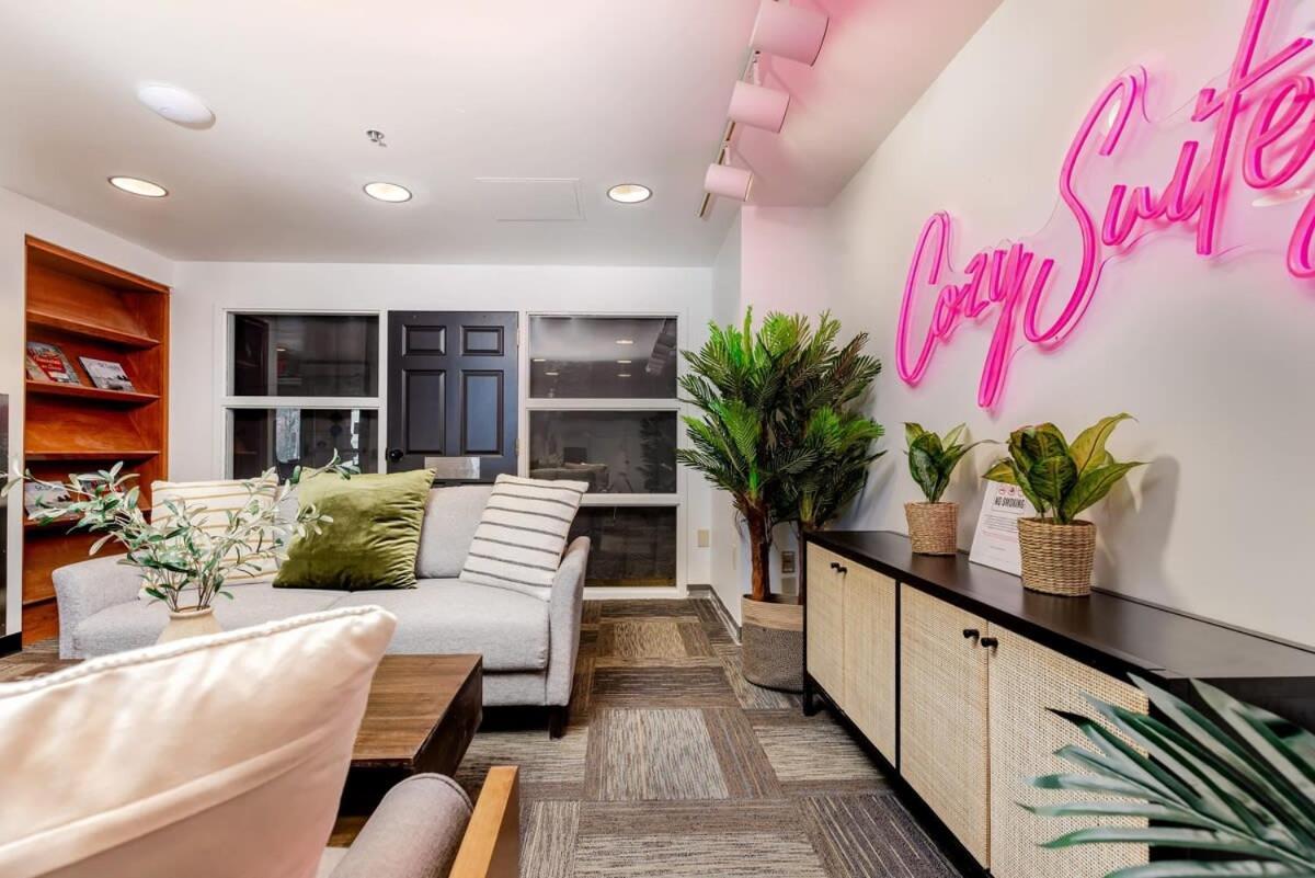 Cozysuites Cwe King Suite With Parking! Tower Grove Exterior photo