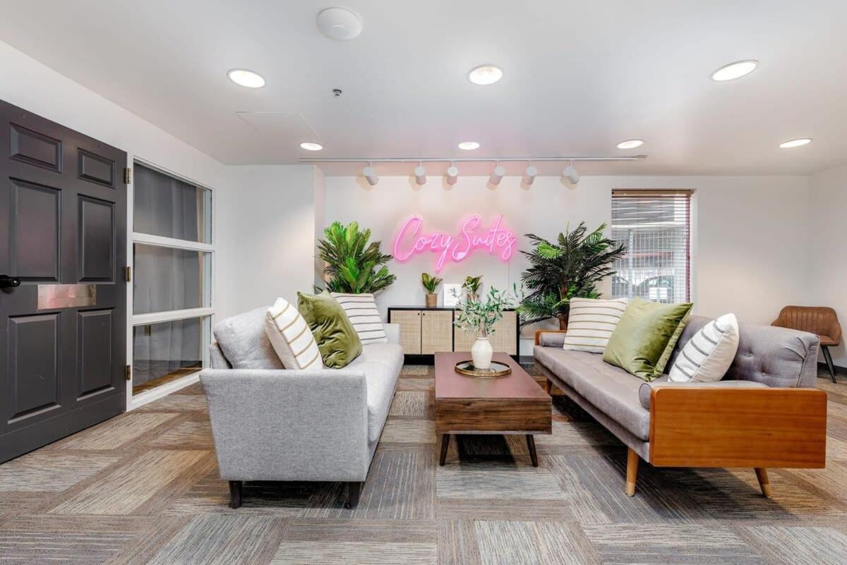 Cozysuites Cwe King Suite With Parking! Tower Grove Exterior photo